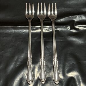 Oneida Ltd Simon L. & George H. Rogers Company Stainless Steel Cocktail Forks